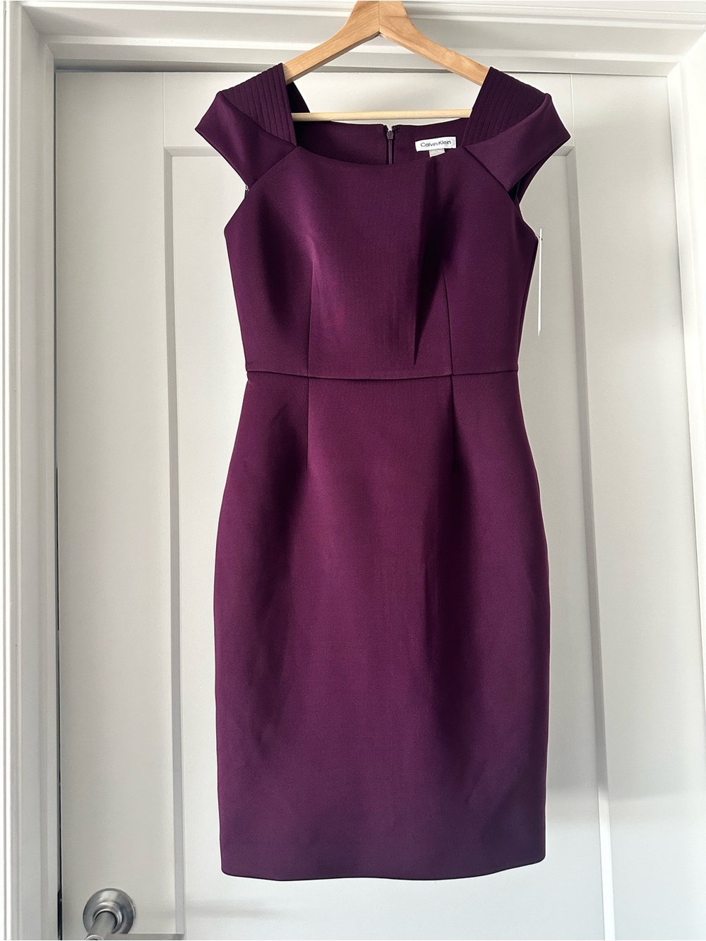 💜 NWT! Purple CALVIN KLEIN Scuba Cap Sleeve Sheath Dress - Size 4 - Picture 4 of 11